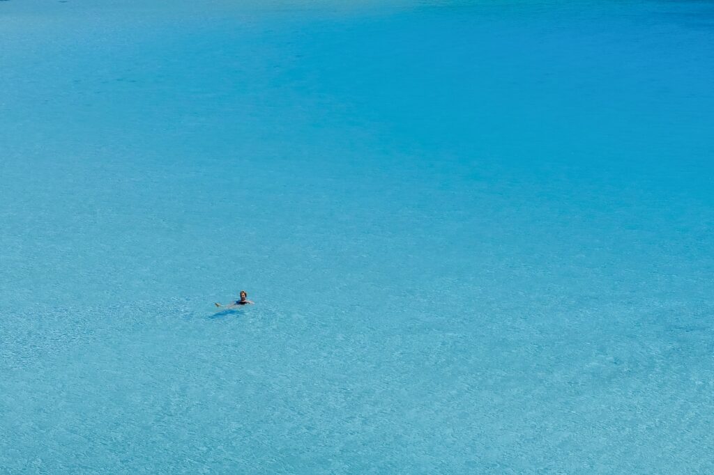 crystal clear blue water in florida